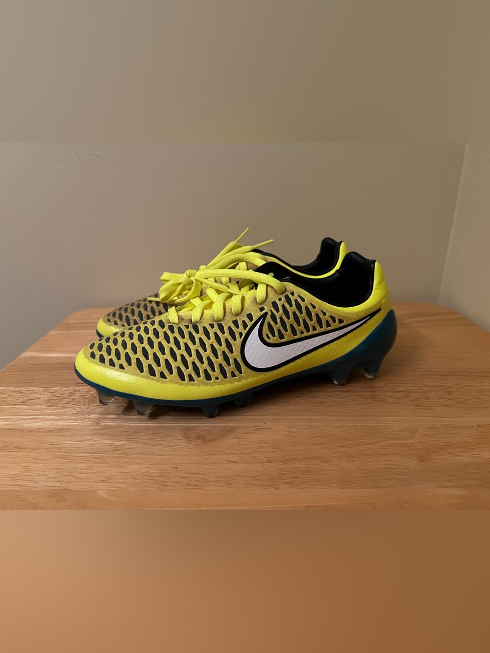 Nike Magista Opus FG Soccer Cleats Women's 7.5 Volt Blue Lagoon 744948-700 ACG